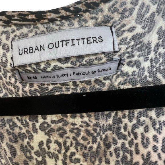 Women's Urban Outfitters Leopard Print Viscose Twist‎ Crop Top M - Picture 4 of 6